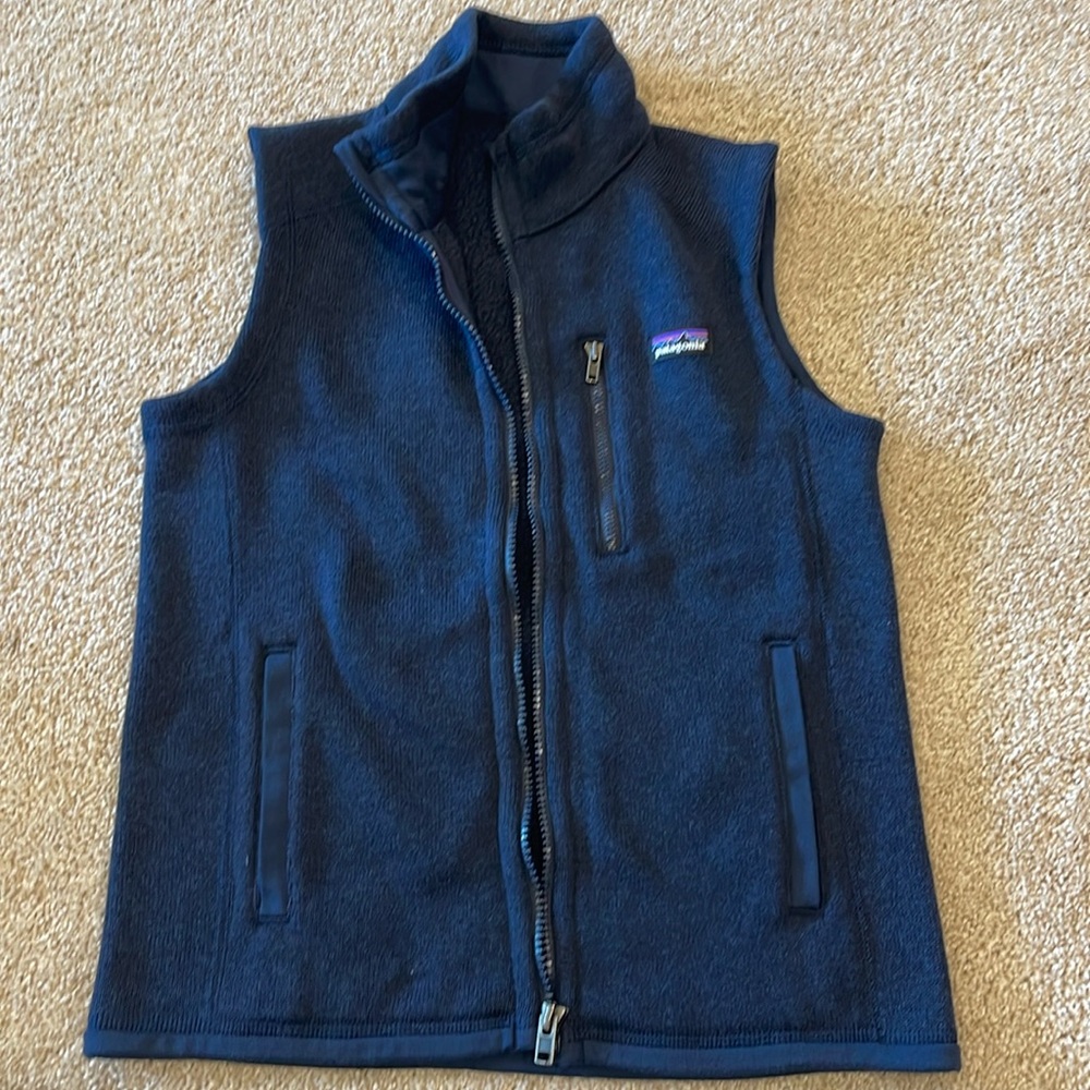 Patagonia boys size M Navy Blue Better Sweater fleece vest